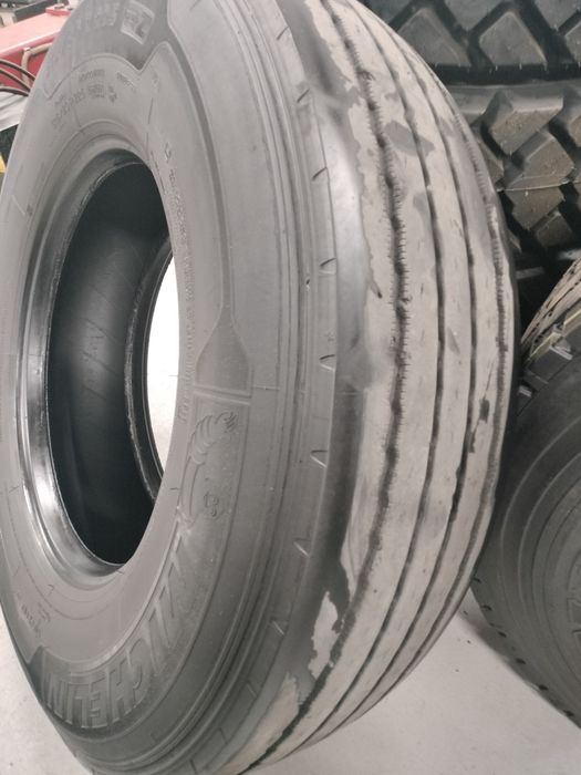 Pneu semi novo 315/80R22,5