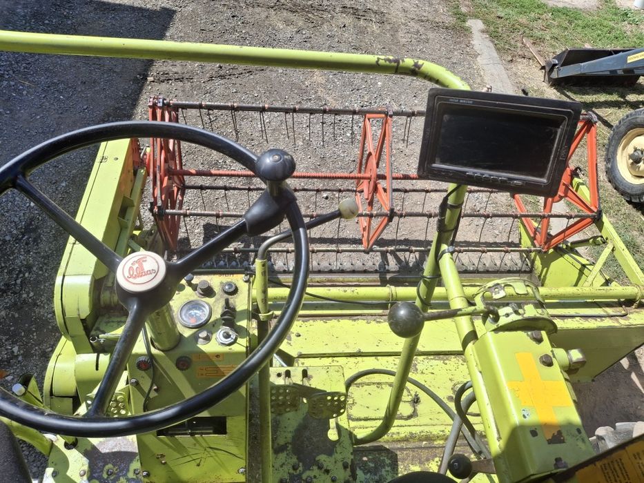 Kombajn zbożowy Claas compact 30