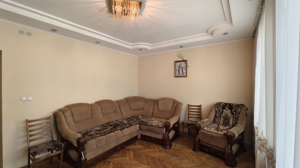 Трикімнатна квартира 87 м2+ гараж у подарунок
