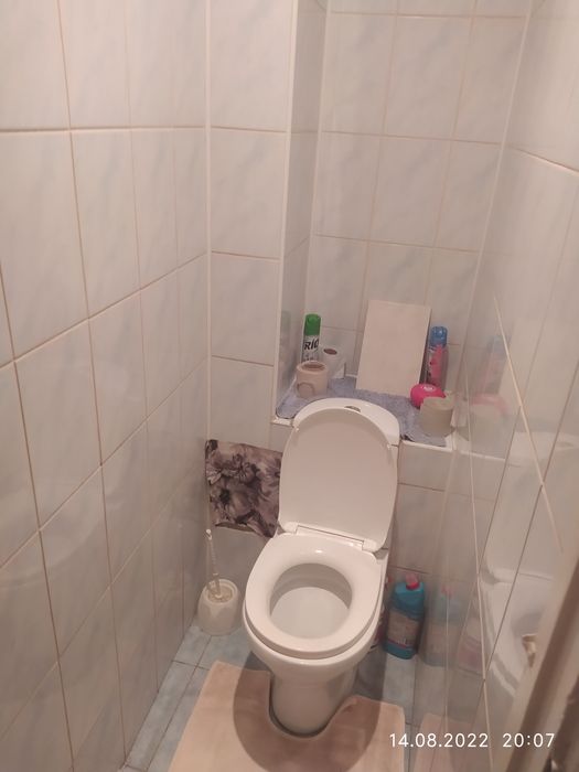 Койко місце для дівчини без ком в 3-х кімн. кв. (обл. дитяча лікарня)