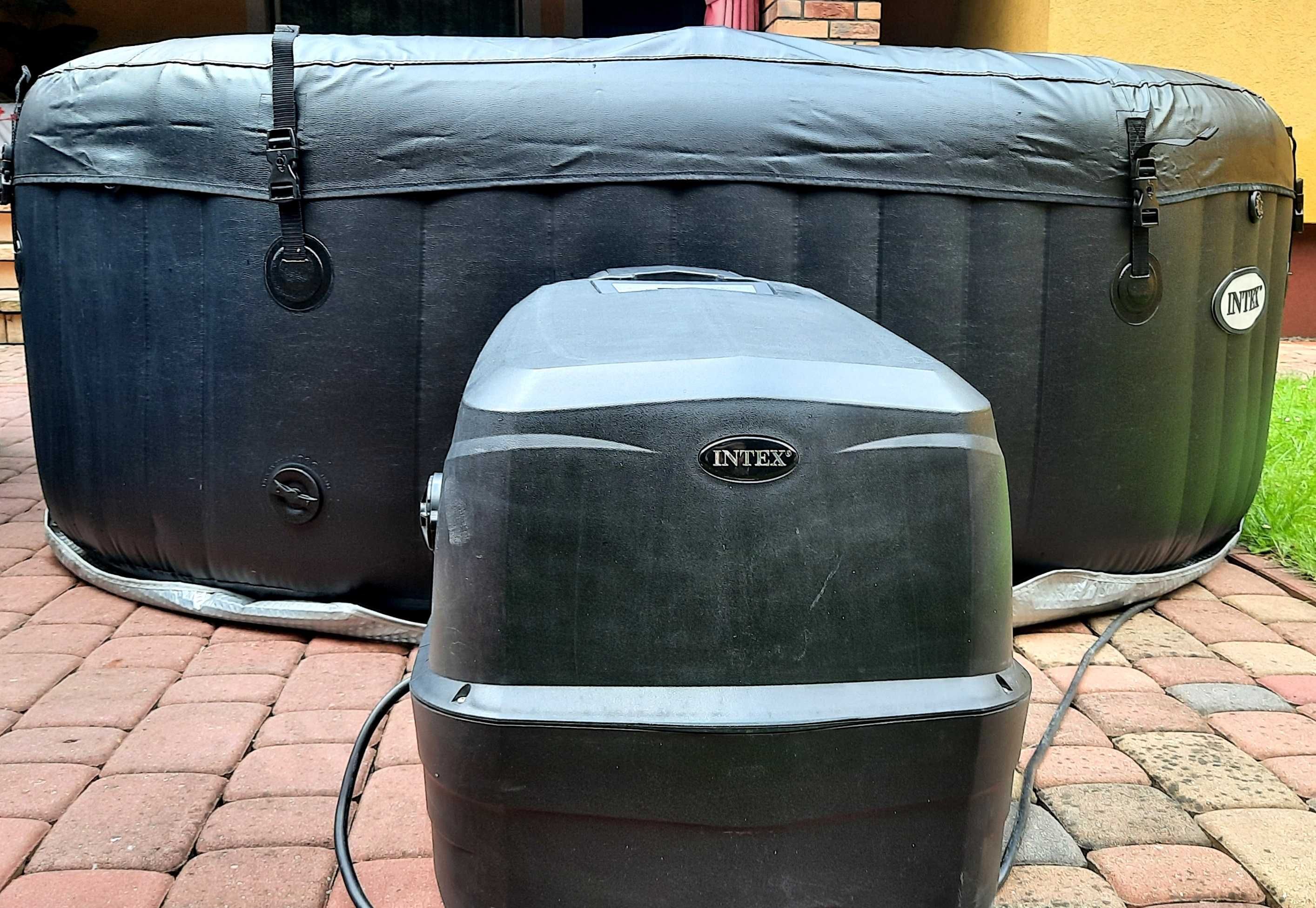JACUZZI dmuchane INTEX SPA - 4 dysze wodne - 120 dysz Bubble DELUXE