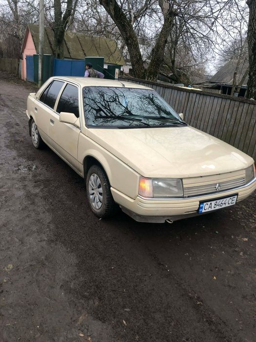 Продам . Авто в гарному стані. Об'єм 2.0 газ . Бензин. 1988.р ціна1200