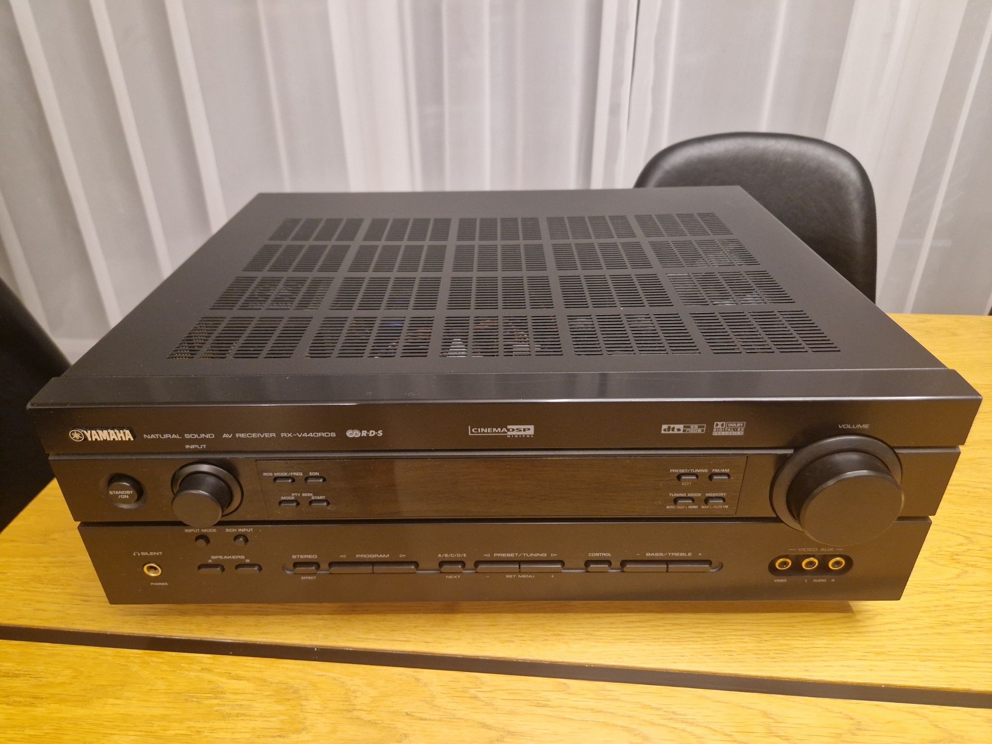 Amplituner Yamaha RX-V440RDS