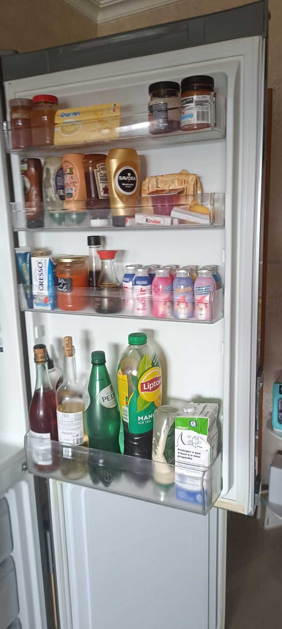 Frigorífico Combinado Indesit Inox