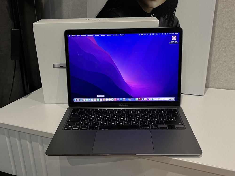 Macbook Air 13 на М1 256 гб з коробкою сірий макбук
