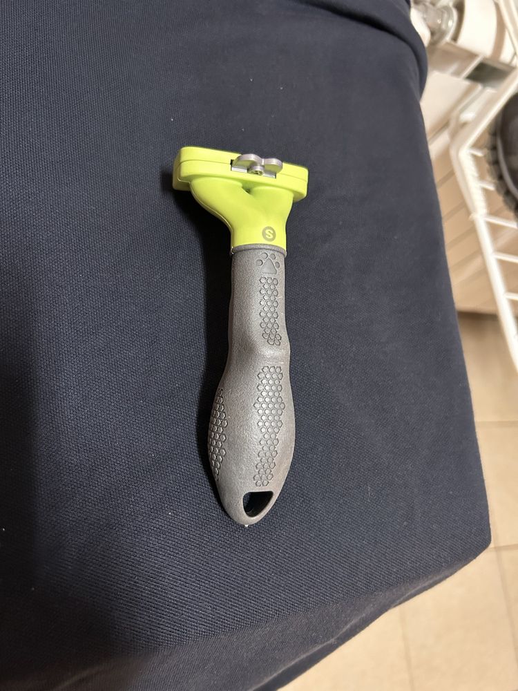 Escova pentear e devastar pelo cao