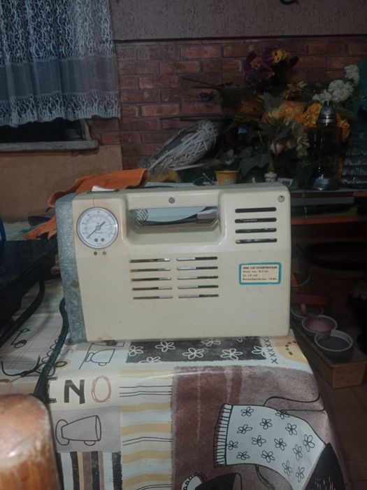 Sprzedam małą sprężarkę mi