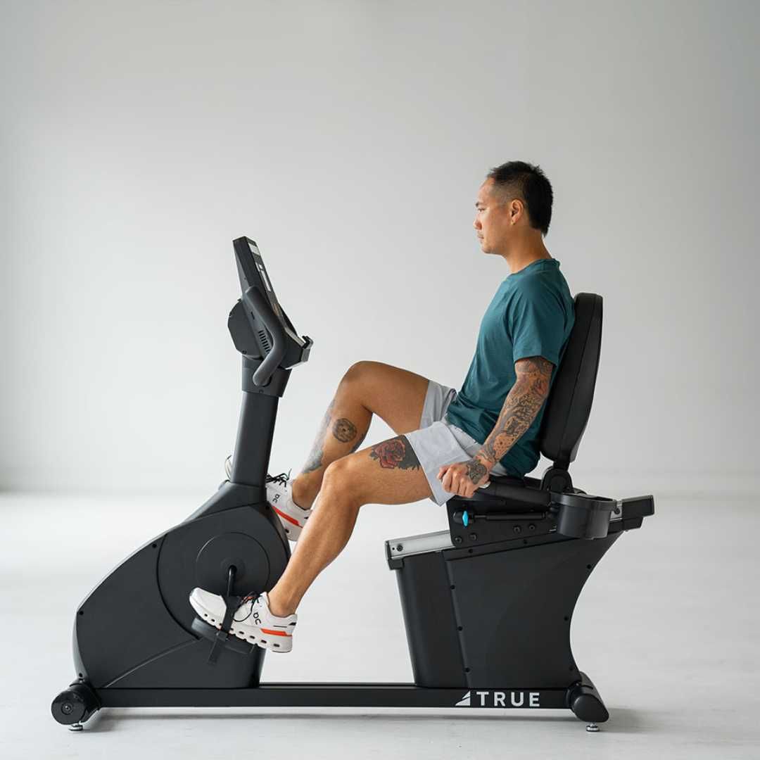 Stacjonarny rower treningowy poziomy True Fitness Gravity