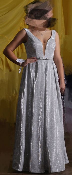 Вишукана вечірня сукня