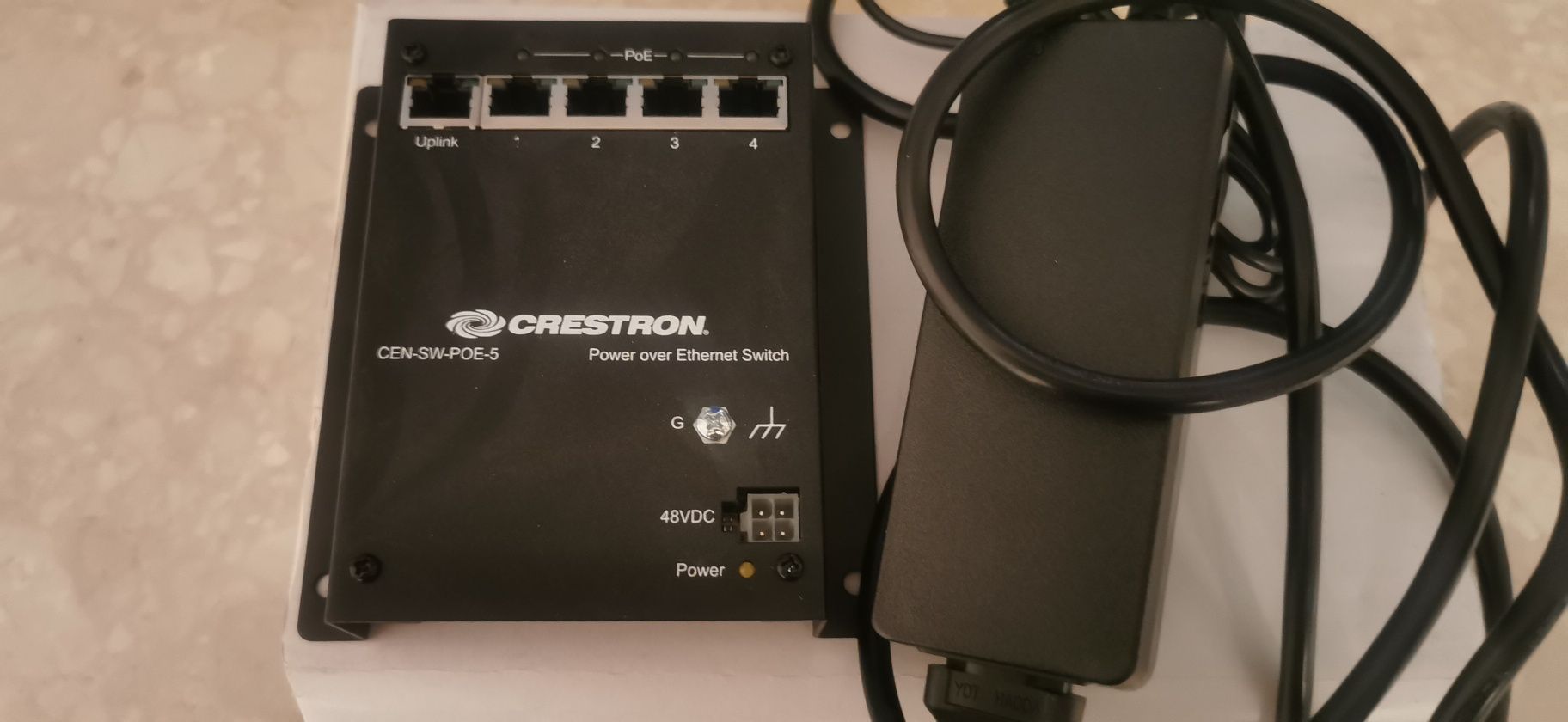 switch przełącznik ethernetowy z  POE++ Crestron