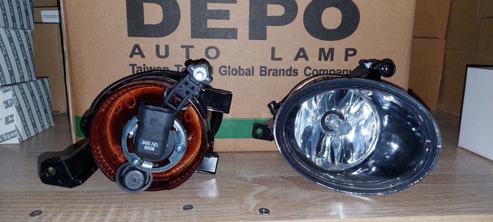 Противотуманки галогенки туманки Touareg Golf Caddy Jetta Tiguan пасат
