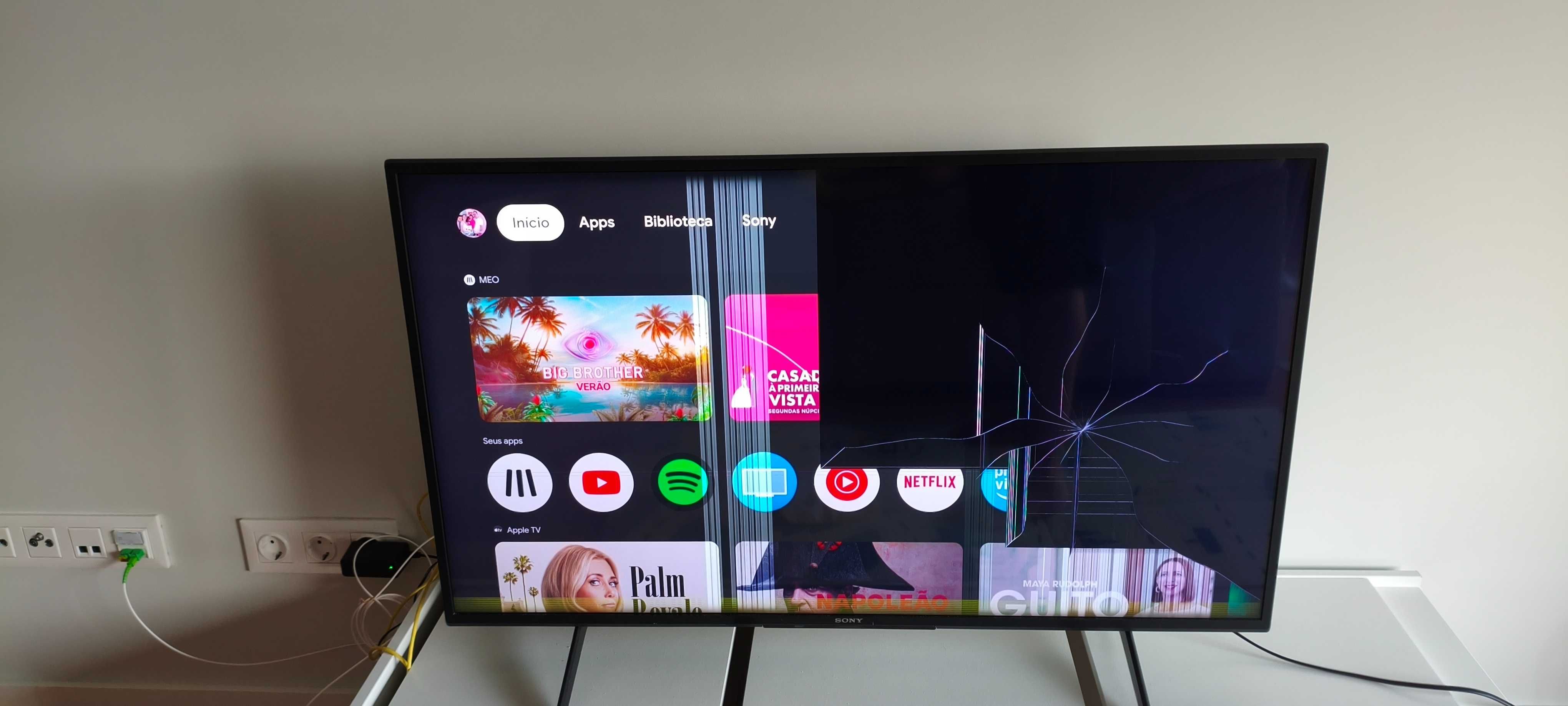 SMART TV43" (GOOGLE TV) SONY 4K KD43X81J ecrã partido