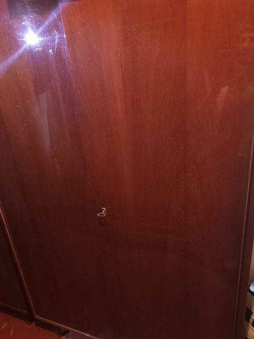 Шкаф двустворчатый полированный для одежды производство Германия