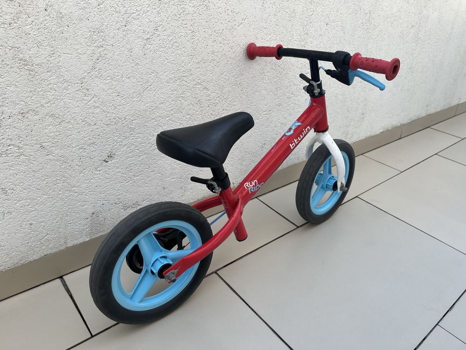 Bicicleta b’twin com travão