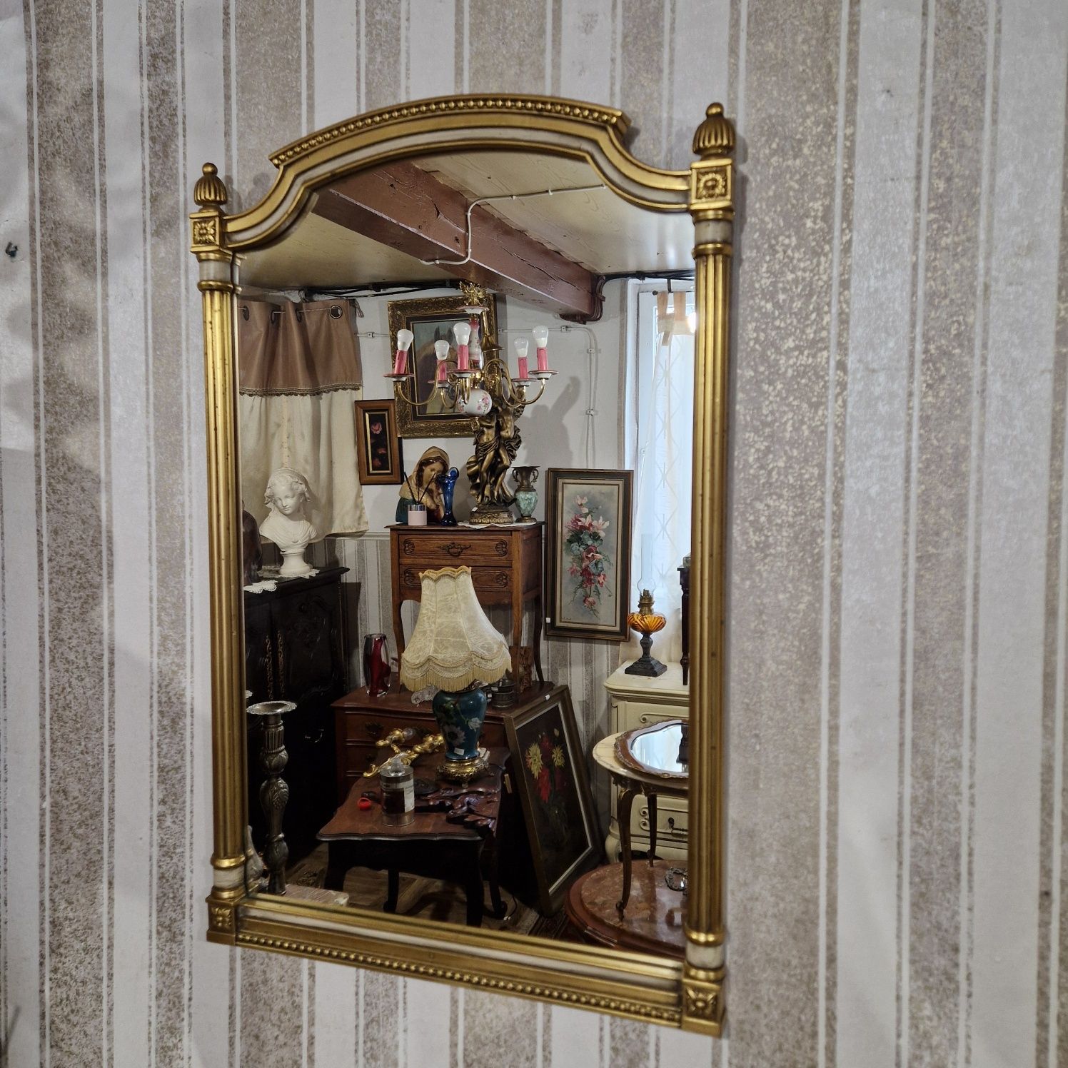 Piękne stylowe lustro w złotej ramie nr 14