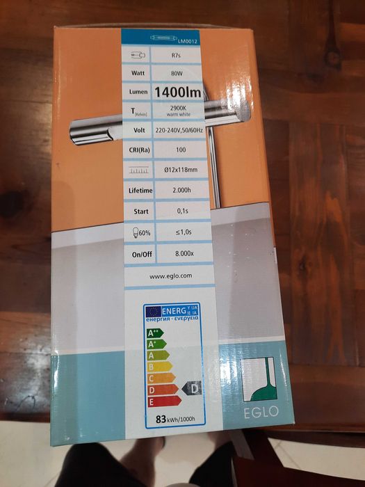 Aplique cromado novo