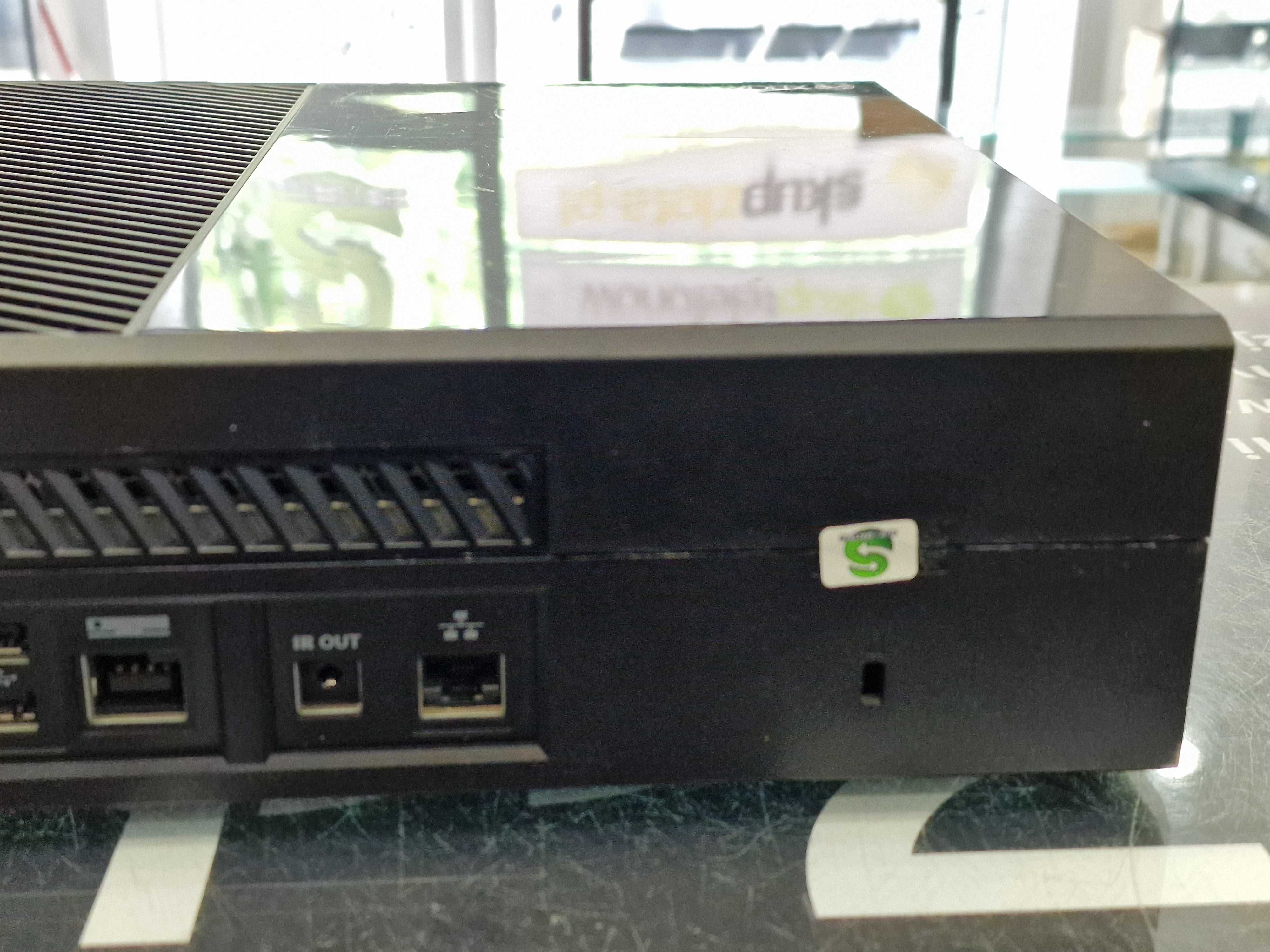 Xbox One 500 GB/ 2 pady/ Kinect/ 5 gier/ okablowanie/ Grade B/ GW6 MSC