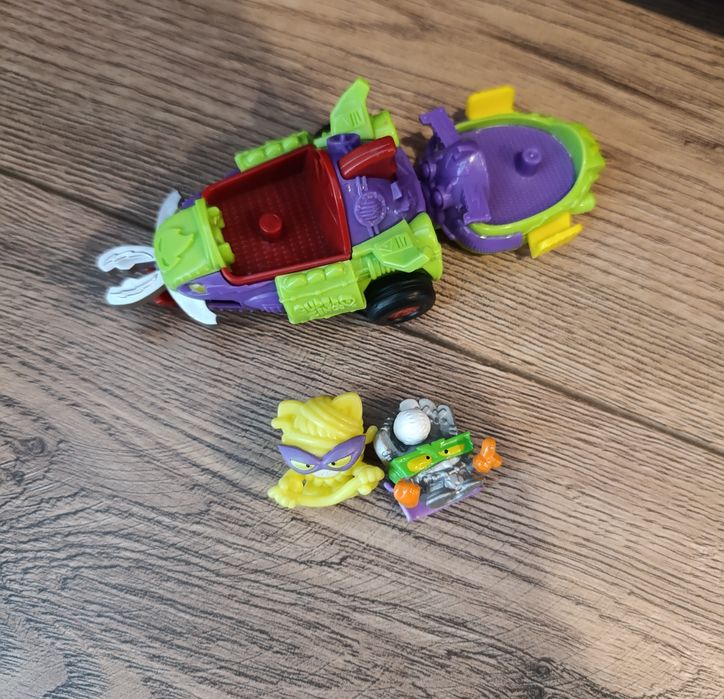 Pojazd Auto Battle Claw SuperZings MegaJet seria 4 figurka SuperThings