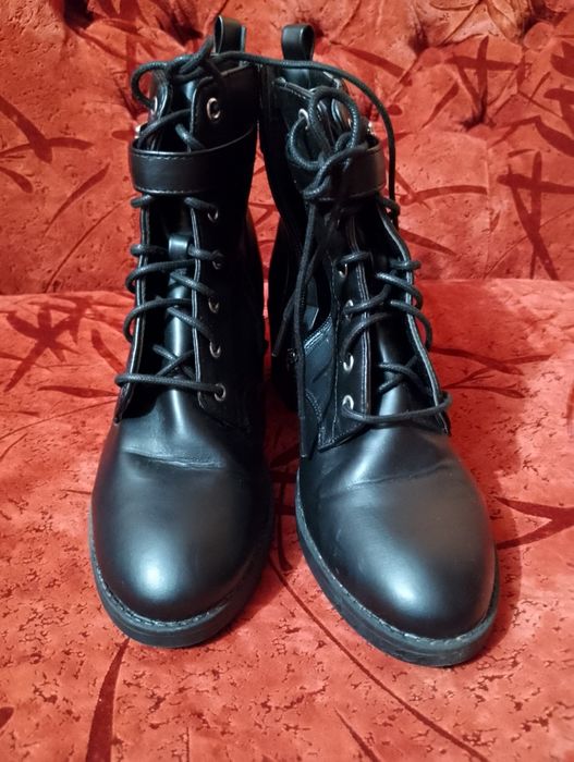 Жіночі осінні чобітки