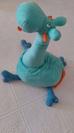 Dragão em peluche