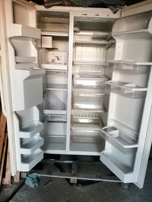 Frigorífico /congelador tipo americano como novo por dentro