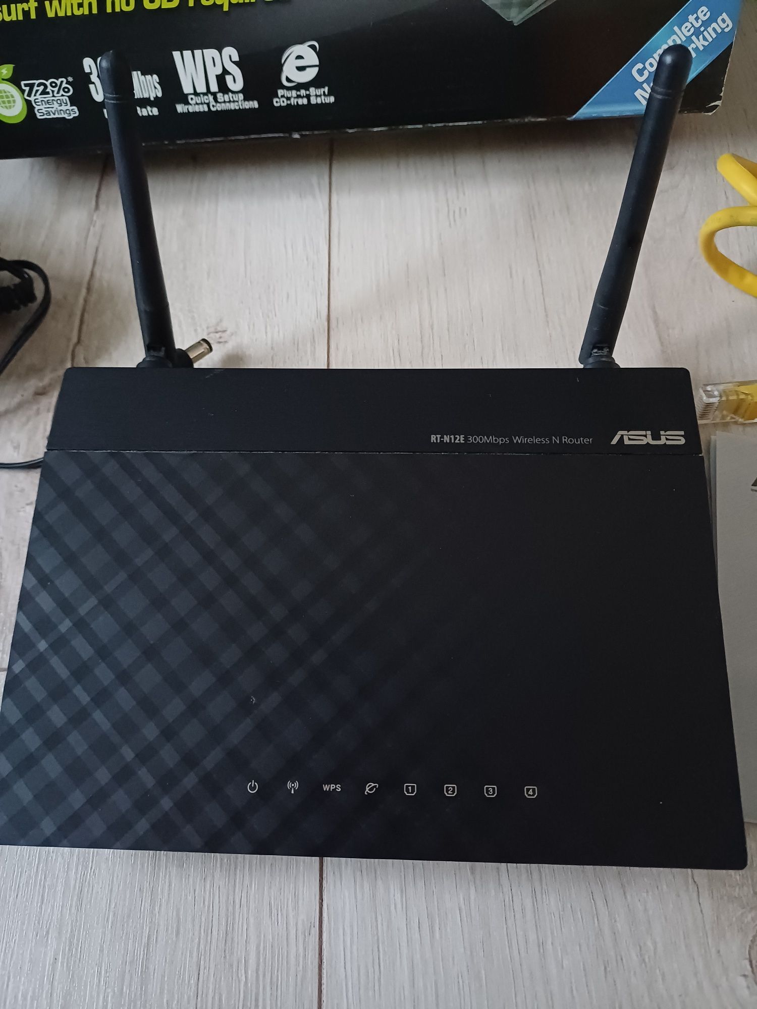 Router asus RT-N12E