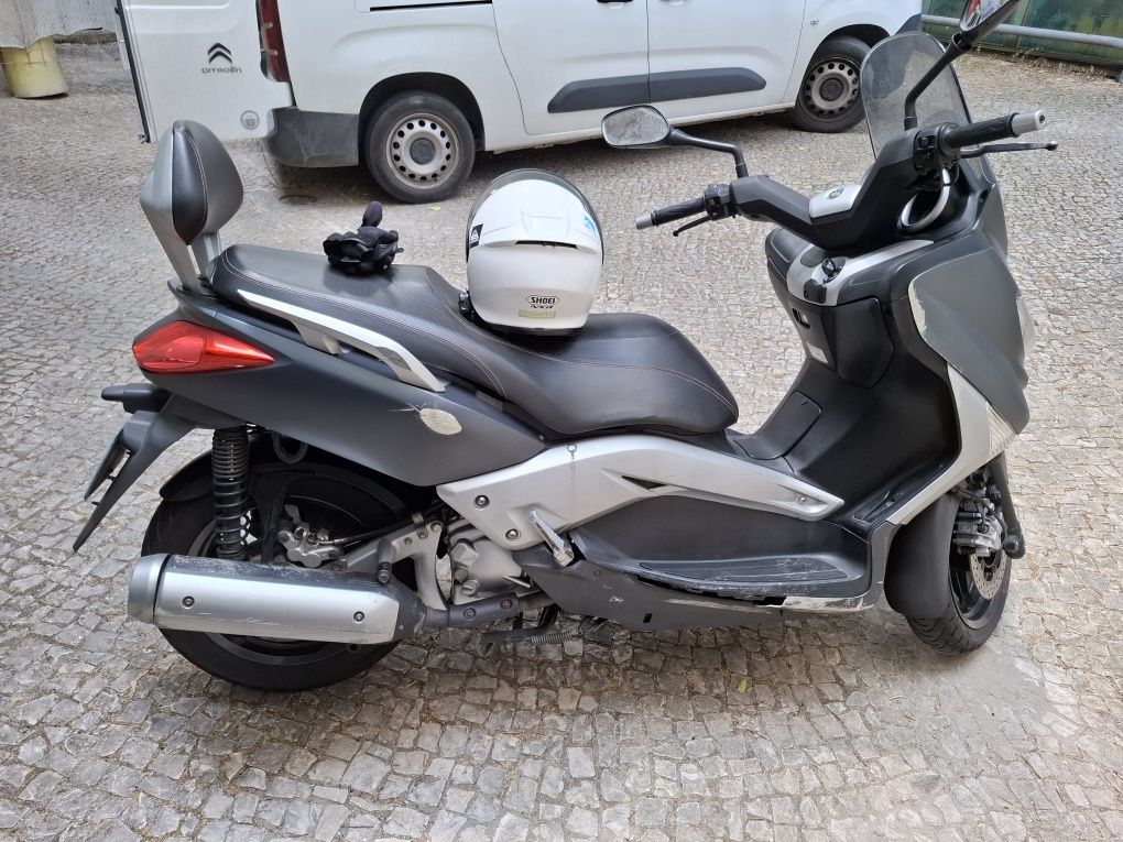 Yamaha x-max 250
