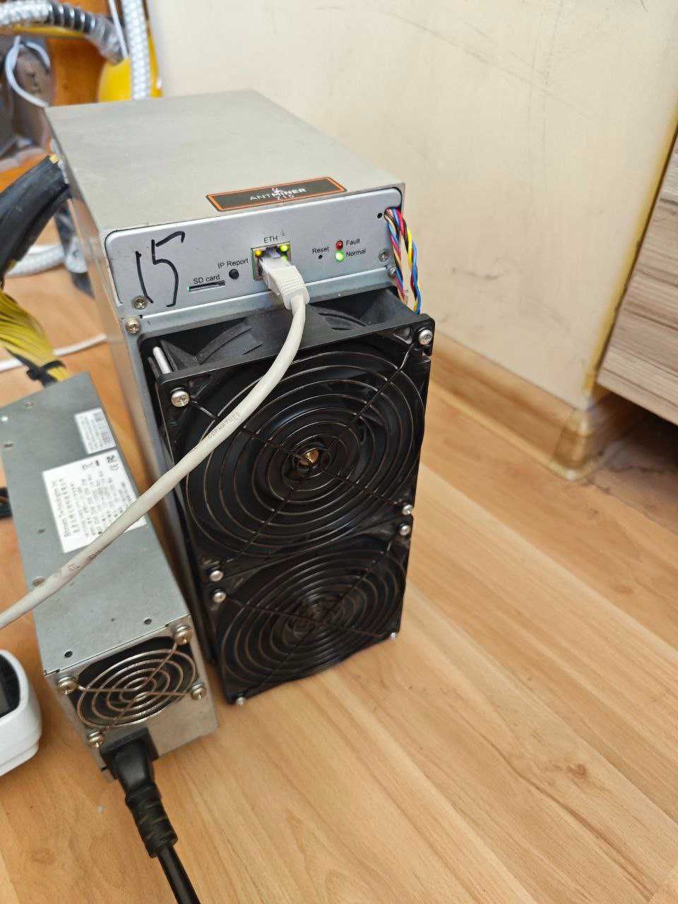 ASIC майнер Bitmain Antminer Z15