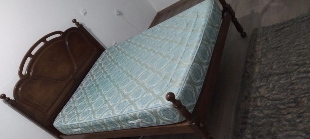 vendo cama, com colchao e estrado