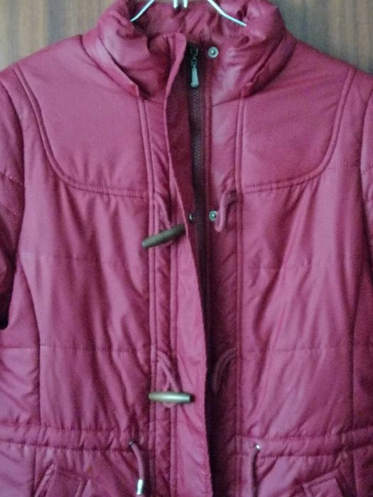 Casaco de inverno, bordeaux, com capuz amovível