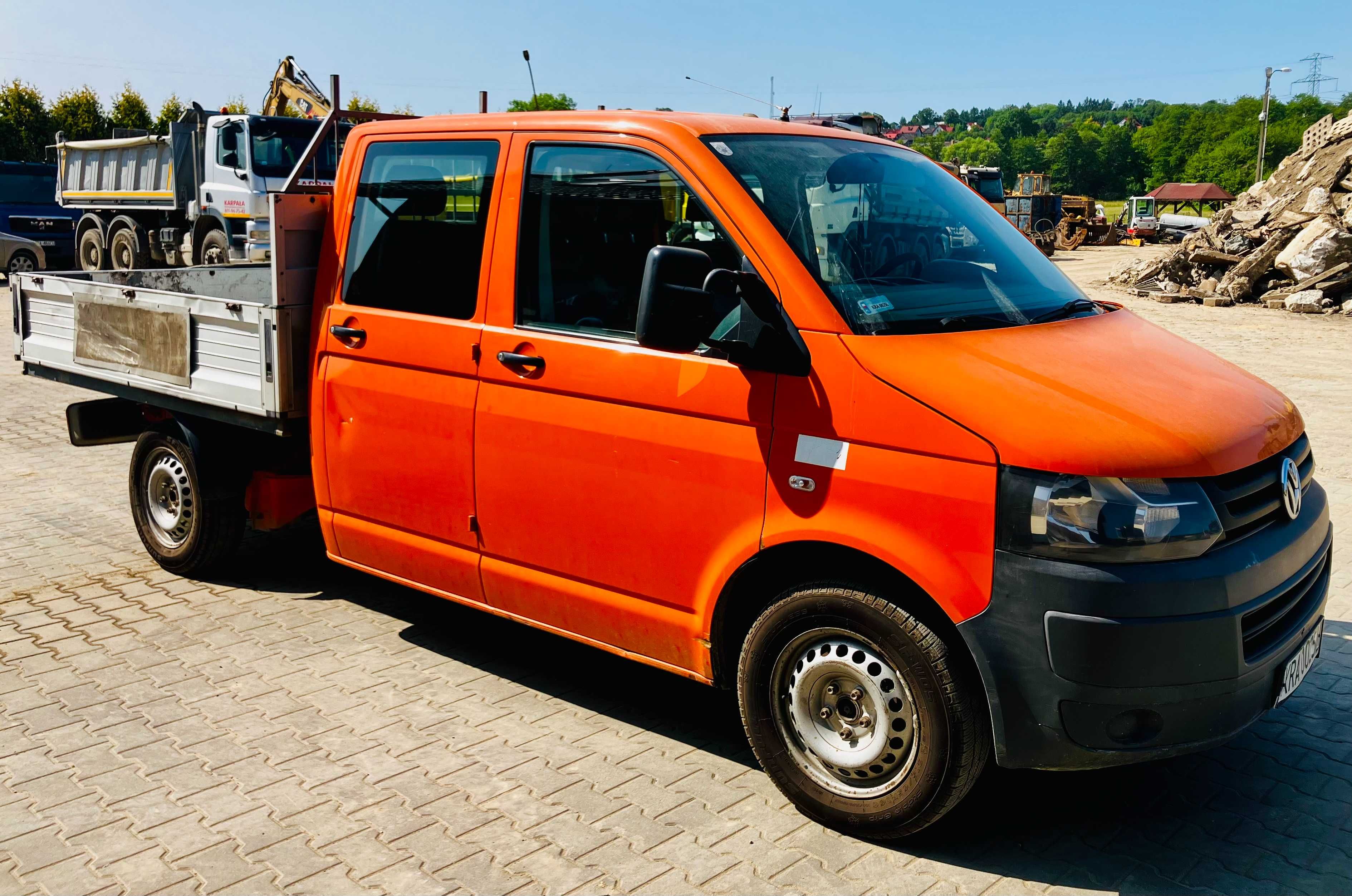 VW Transporter T5 2.0 TDi doka stan bdb!
