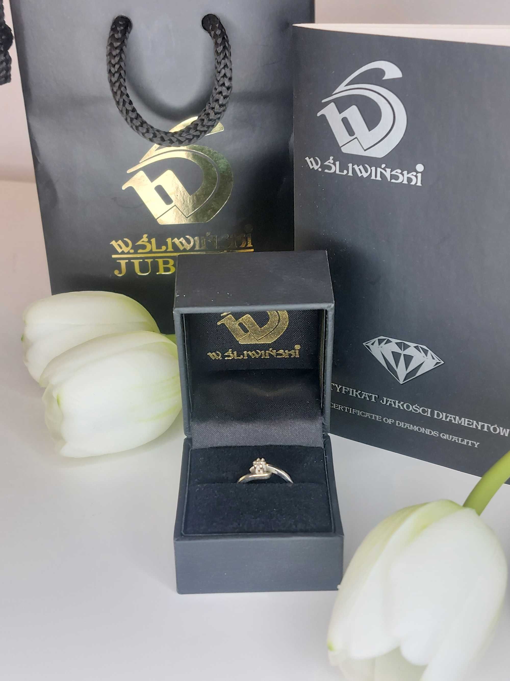 Wyjątkowy pierścionek zaręczynowy z diamentem plus certyfikat