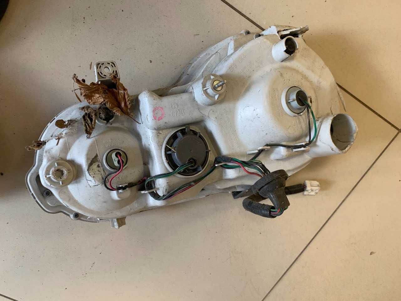 Lampy tylne Nissan GTR R35 uszkodzone
