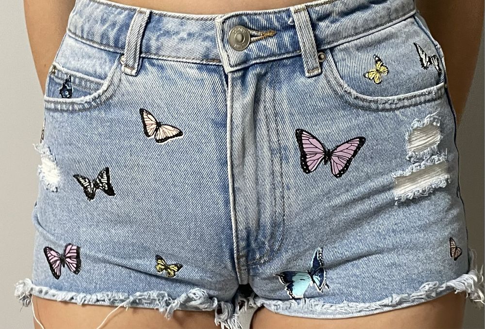 Jeansowe szorty krotkie spodenki w motyle z przetarciami 34 XS Cropp