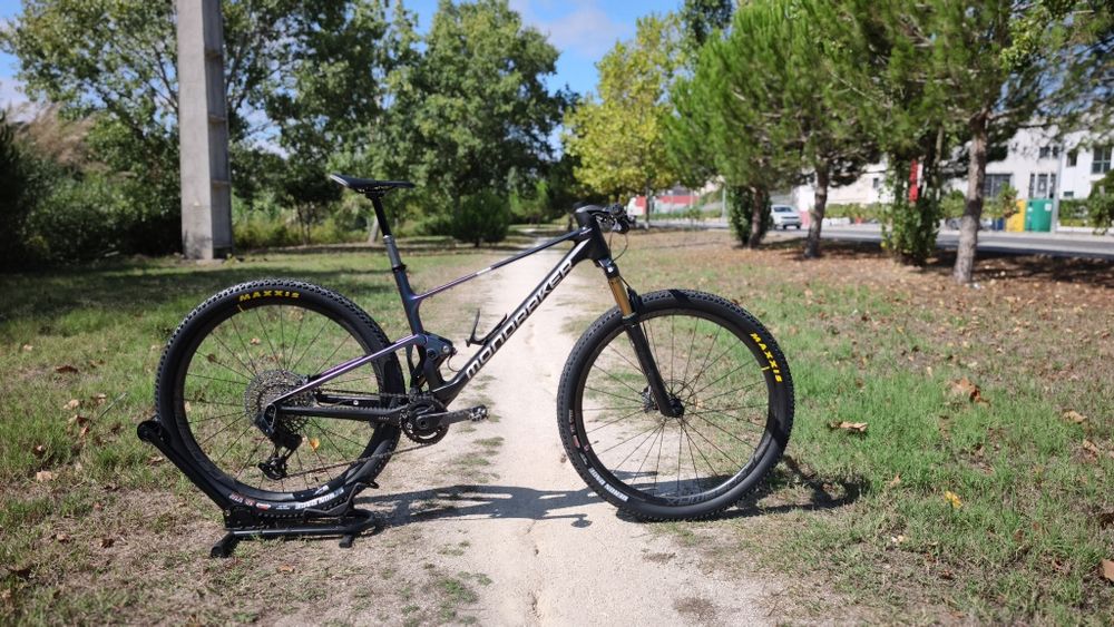Mondraker F-PODIUM / AXS / Powermeter / Guiador Integrado