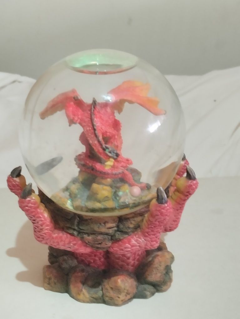 Globo de neve com dragão