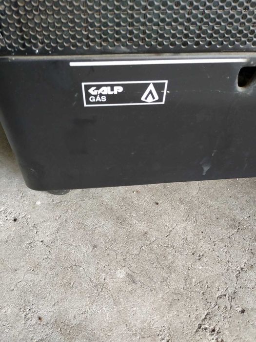 Aquecedor a gás - Galp Gás / Garrafeira para 100 garrafas