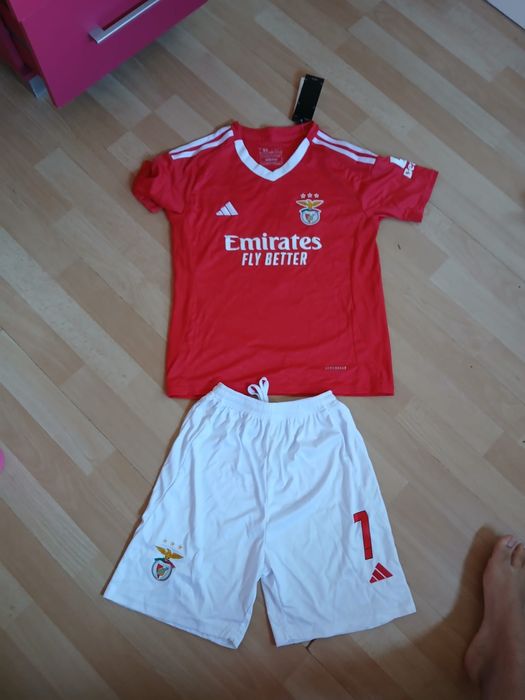 Equipamento Benfica