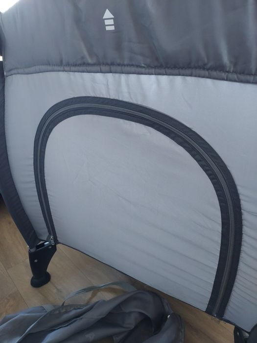 Łozeczko turystyczne Caretero medio zestaw moskitiera przewijak matera