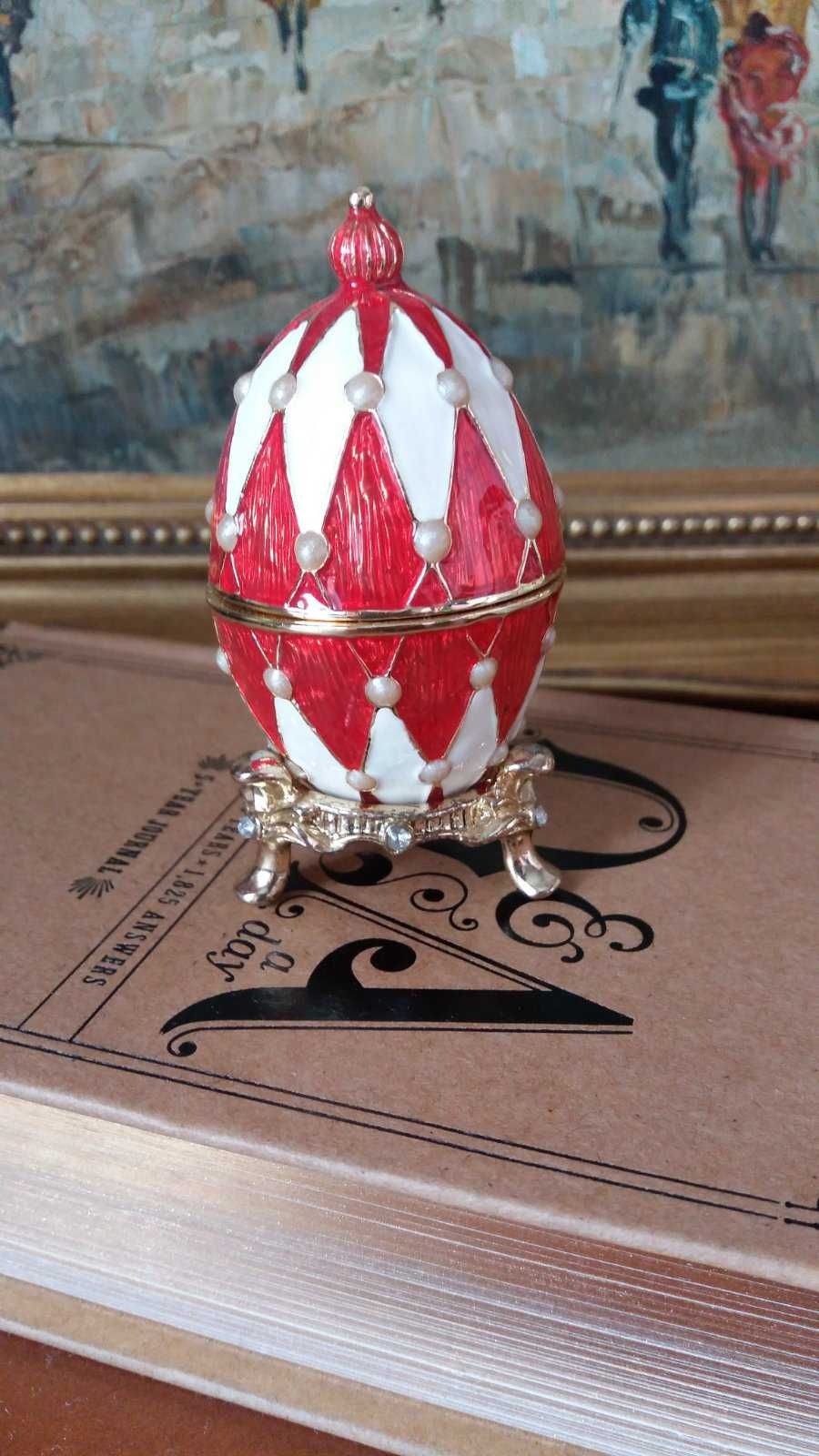 шкатулка металлическая Яйцо на подставке из Англии сувенир подарок