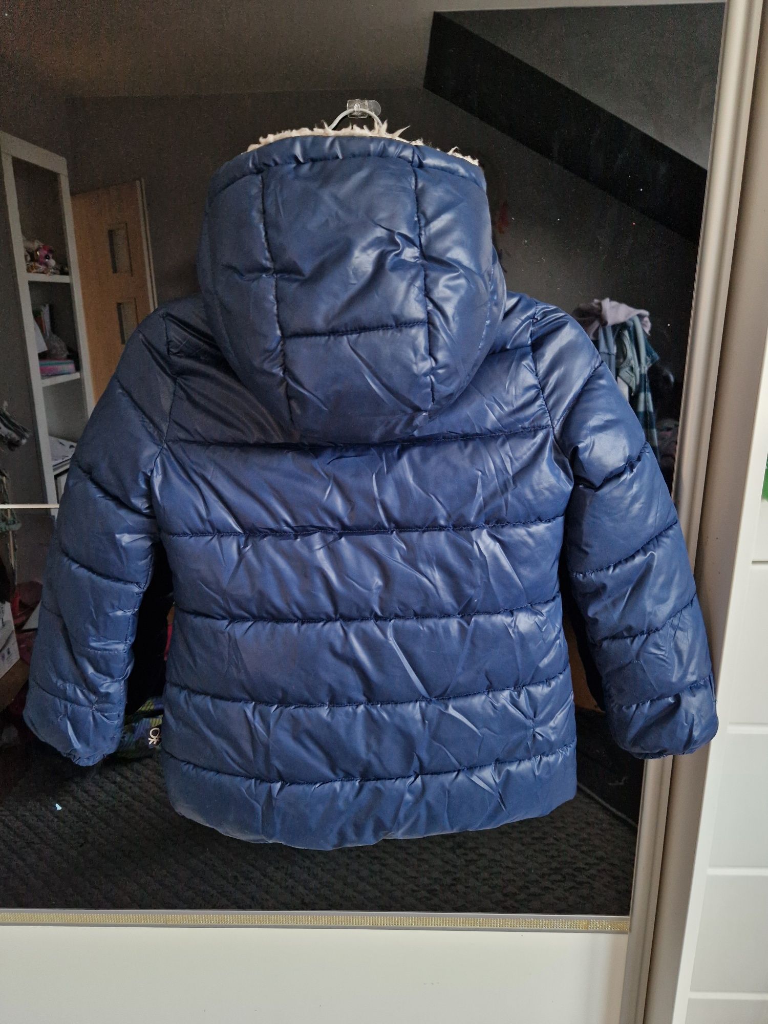 Kurtka zimowa 122 granatowa z kapturem Benetton M 130