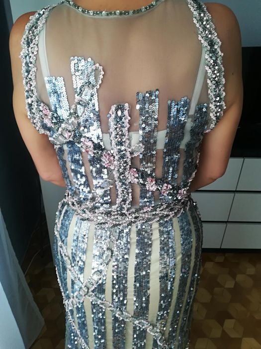 Wieczorowa Suknia cekinowa z cekinami srebrna długa hit rozmiar 38 M