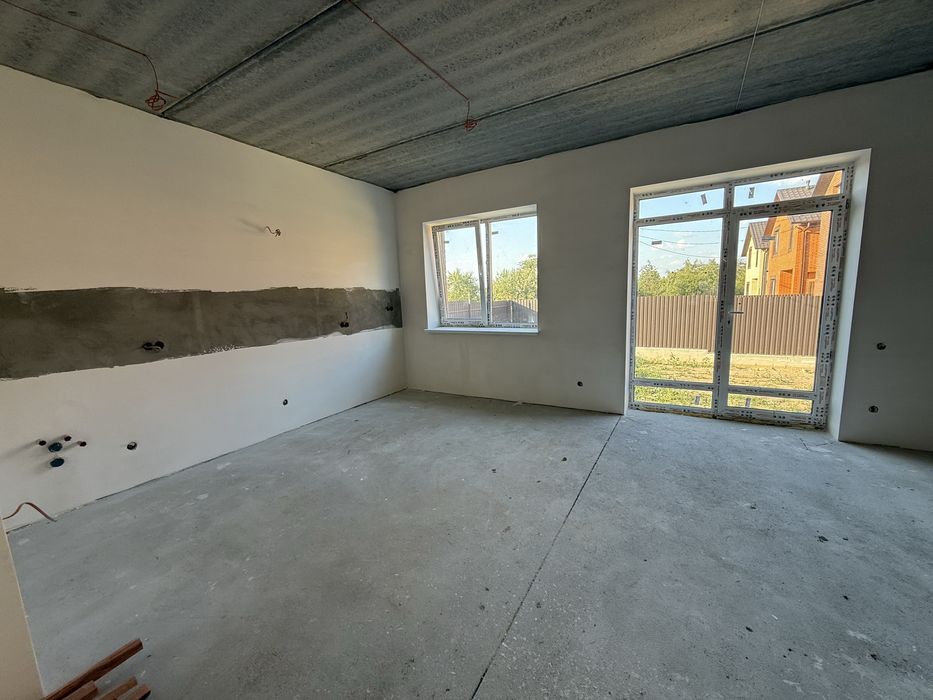 Продаж 2-поверхового будинку