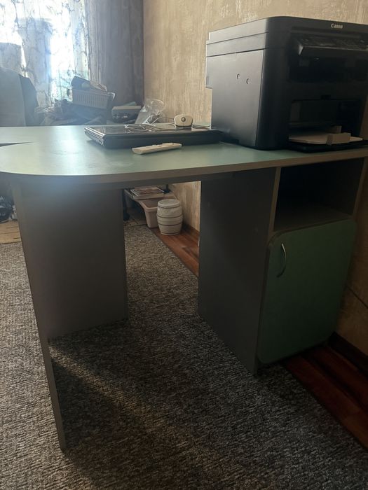 Стіл офісний, парта дитяча, стіл, парта