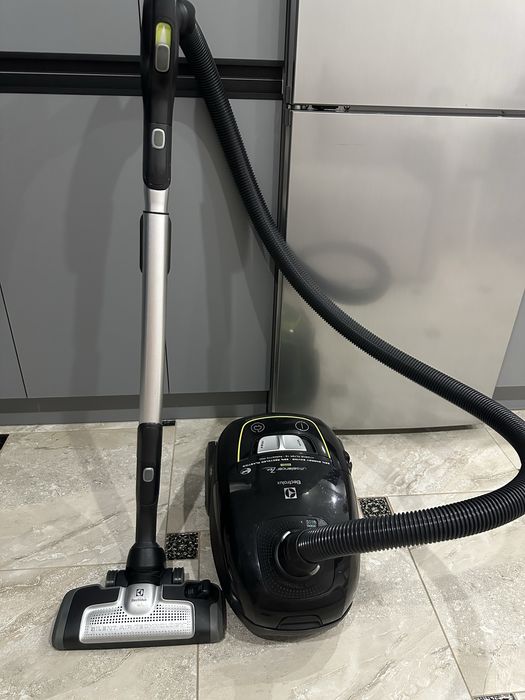 Продам пилесос Electrolux Ultrasilencer Zen Green