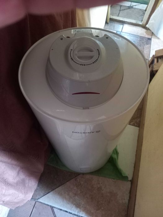 Ariston PRO R 100 V  1,8K водонагрівач