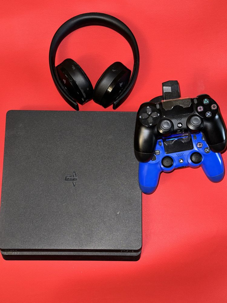 playstation 4 slim 1tb + 2 геймпада + зарядная станция