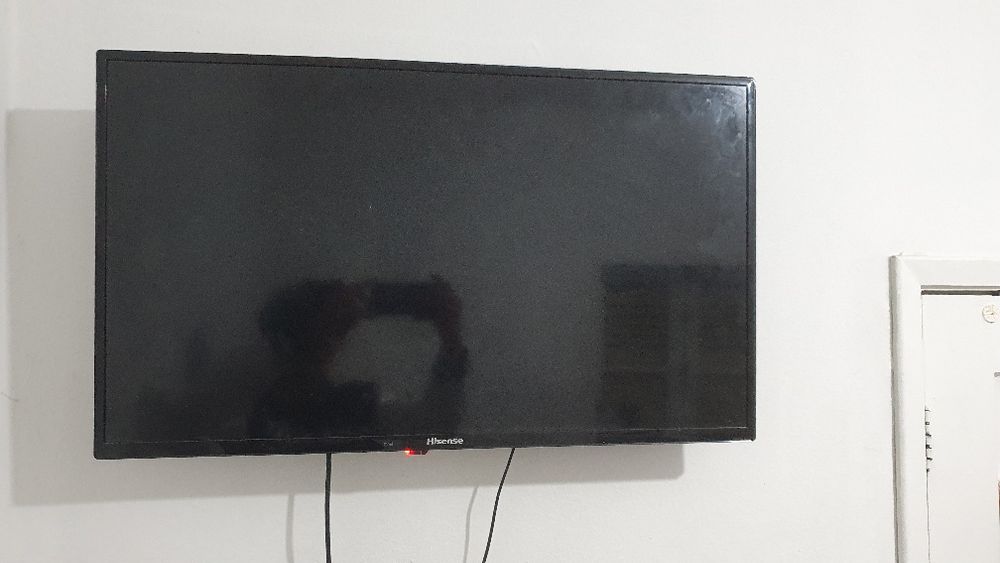 TV Hisense 100% como novo, está em muito bom estado.