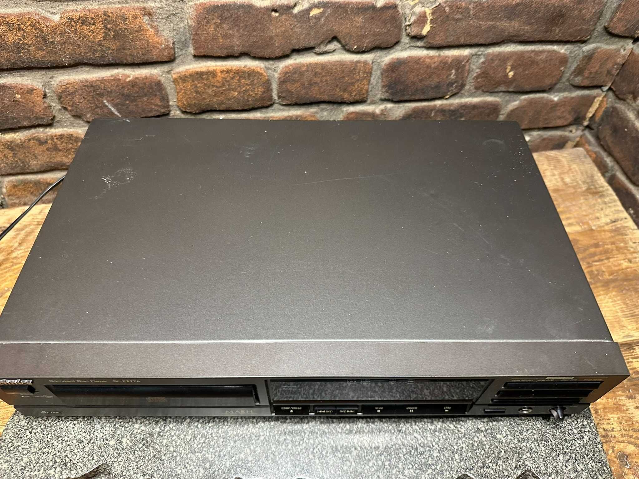 Odtwarzacz CD Technics SL-P 277A
