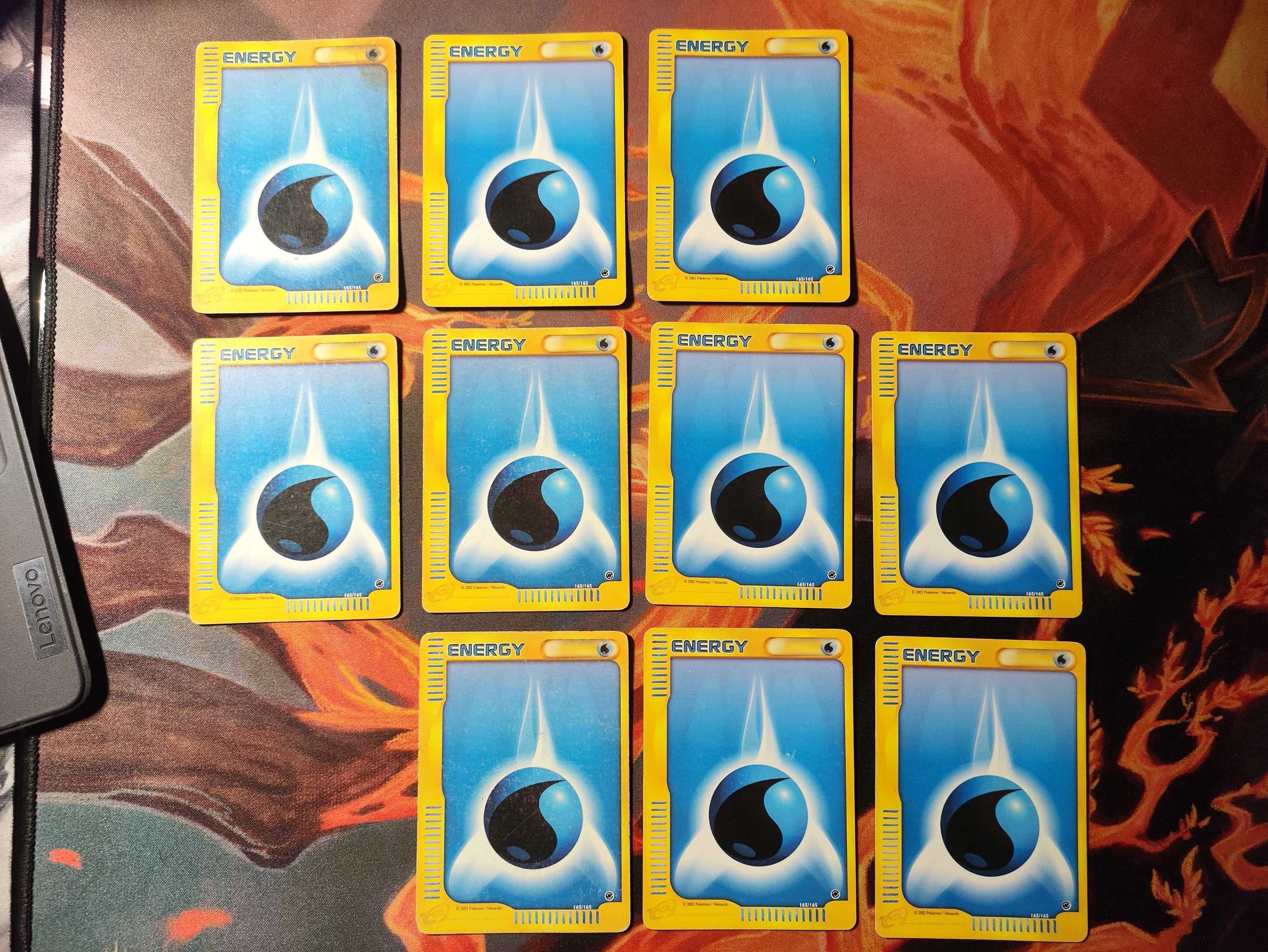 Psyduck mais 14 pokémons, 10 energias de água